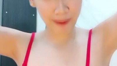 Bokep Awcece Pamerin Puting Toketnya SugarLive
